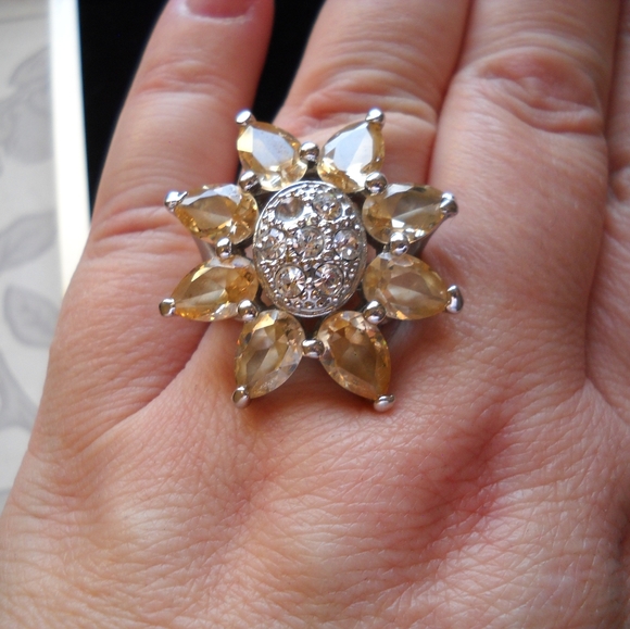 Ring - Picture 3 of 3